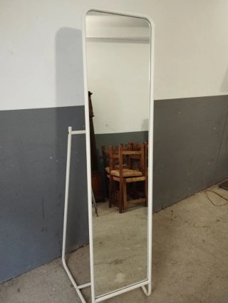 Espejo de pie Ikea blanco metálico