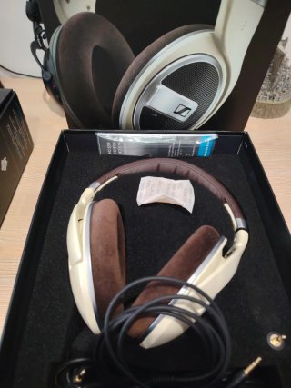 Auriculares Sennheiser HD 599 Beige/Marrón