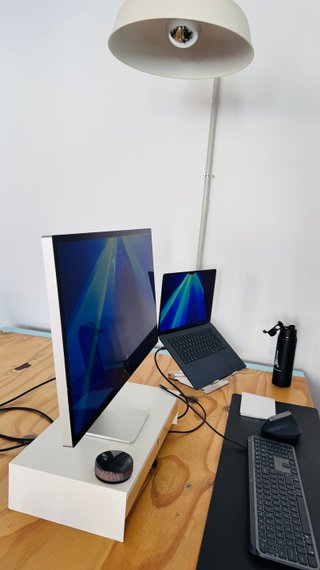 Apple Studio Display 27 - Daño leve