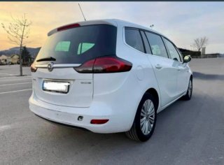 Opel Zafira 2016