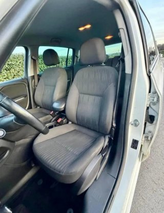 Opel Zafira 2016