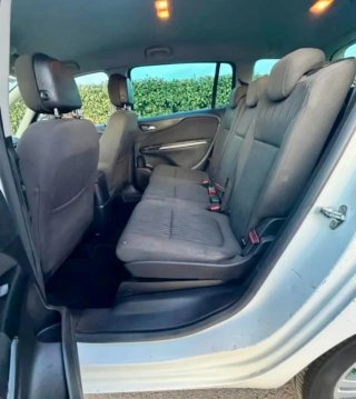 Opel Zafira 2016
