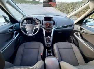 Opel Zafira 2016