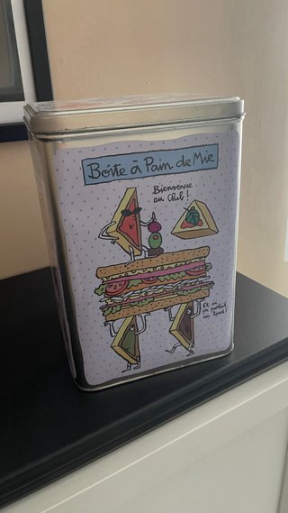 Cajas de lata Derriere la porte
