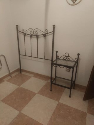 Cabecero y mesita forja cristal
