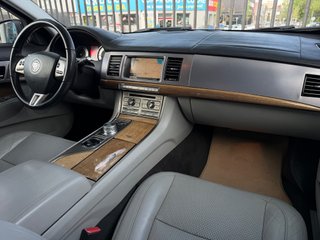 Jaguar XF 2.7D V6 Premium Luxury