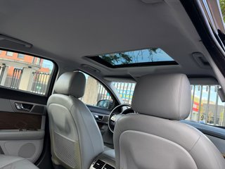 Jaguar XF 2.7D V6 Premium Luxury