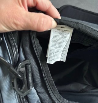 Bolsa de deporte Nike negra y blanca