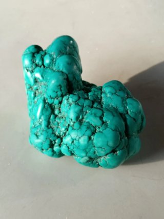 Pietra minerale Howlite turchese grezza