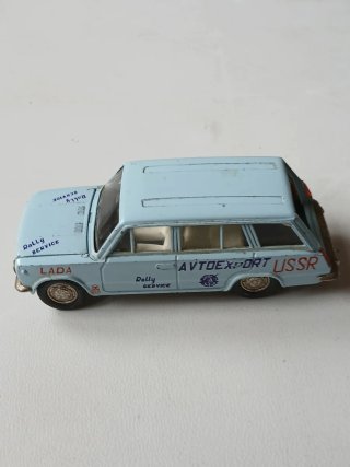 Miniatura coleccionable de un VAZ-2102