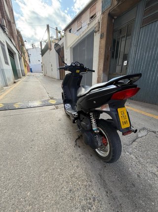 Peugeot 50cc Scooter Negra