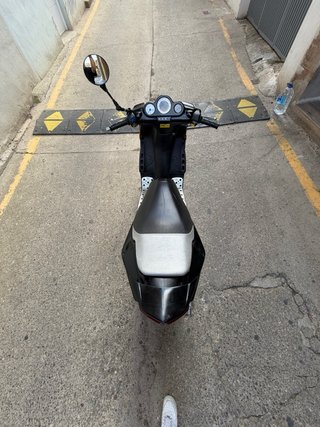 Peugeot 50cc Scooter Negra