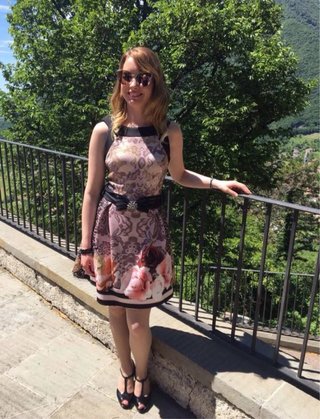 Vestito Rinascimento floreale con cintura