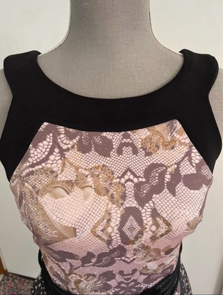 Vestito Rinascimento floreale con cintura