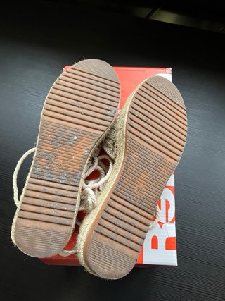 Alpargatas beige atadas