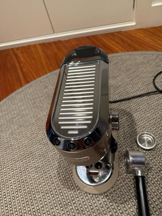 Cafetera DeLonghi Dedica Beige