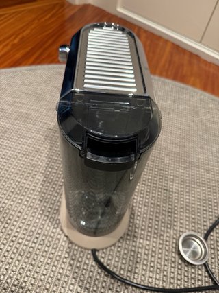 Cafetera DeLonghi Dedica Beige