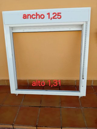 Ventanas de aluminio blancas