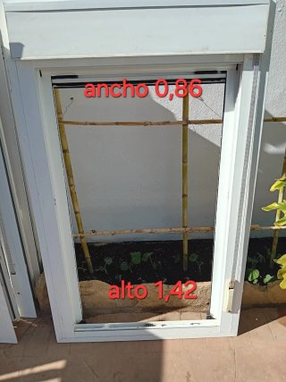 Ventanas de aluminio blancas