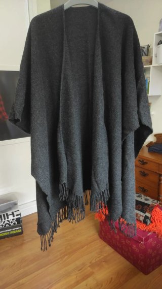 Poncho abierto gris
