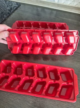 3 Cubiteras de Plástico Rojas