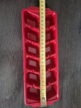 3 Cubiteras de Plástico Rojas