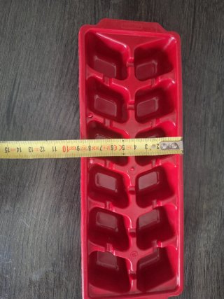 3 Cubiteras de Plástico Rojas