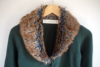 Chaqueta ZARA de punto con cuello de piel