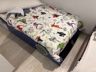 Cama infantil coche azul con ruedas ESTRUCTURA