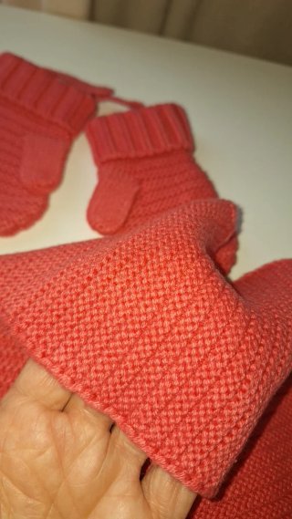 Conjunto DKNY gorro, bufanda y manoplas 12-24m