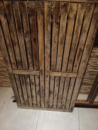 Mesa de madera con 4 sillas