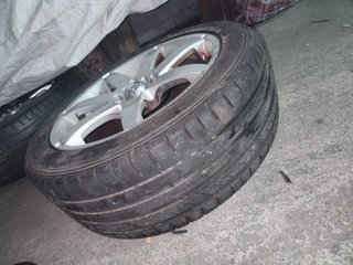 Se venden 4 neumaticos seminuevos 225 45 R17