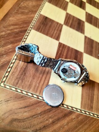 Reloj Lotus Dorado y Blanco