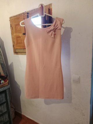 Vestido rosa con lazo