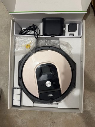 Robot Aspirador Roomba 966 con recambios NUEVOS