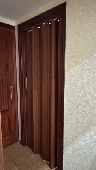 Puerta corredera plegable madera
