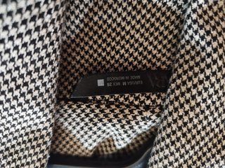 Top asimétrico con puntilla