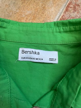 Blusa verde corta sin mangas