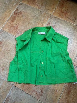 Blusa verde corta sin mangas