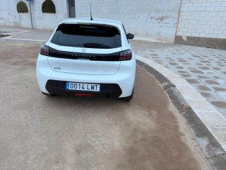 Peugeot 208 2021