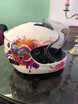 Casco Shiro Blanco con Diseño Floral