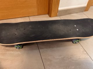 Patinete con diseño gráfico