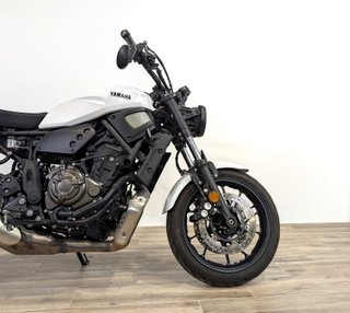 YAMAHA XSR700   (modelo actual) A2 2023