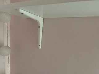 Baldas blancas de pared, tengo 3 unidades