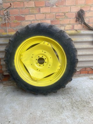 Ruedas John Deere 400/75 R38