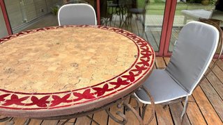 Mesa y 4 sillas de hierro forjado a mano