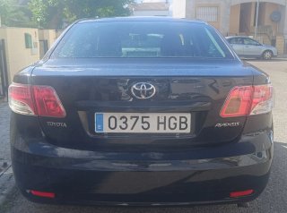 Toyota Avensis 2011