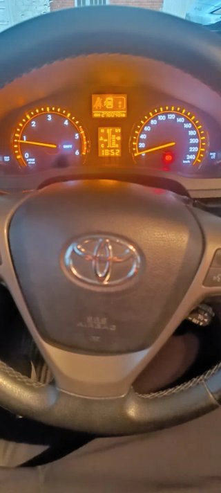 Toyota Avensis 2011