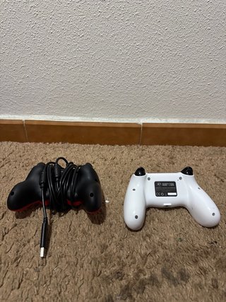 PS4 Pro 1TB + 2 Mandos + 9 Juegos seminuevo