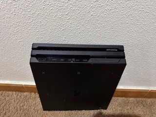PS4 Pro 1TB + 2 Mandos + 9 Juegos seminuevo